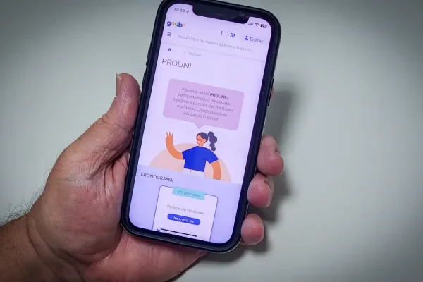 Seleção exige média de 450 pontos no Enem. Foto: Rafa Neddermeyer/Agência Brasil