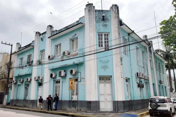 Imóvel alugado na Av. Duque de Caxias é central para o funcionamento da perícia, mas histórico de inadimplência gerou disputa judicial. Foto: Marcos Elias de Oliveira Júnior/Wikipedia