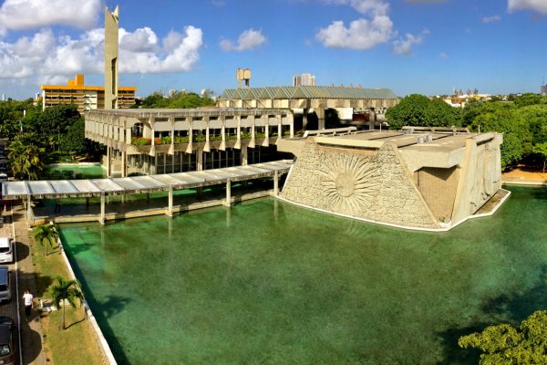 esmo com a recomposição, universidade aponta déficit de R$ 3,5 milhões para este ano. Foto: Cícero Oliveira