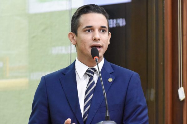 Defesa enfatiza que rotina do chefe do Executivo segue inalterada e que não houve afastamento das funções. Foto: Reprodução/Assembleia Legislativa do RN