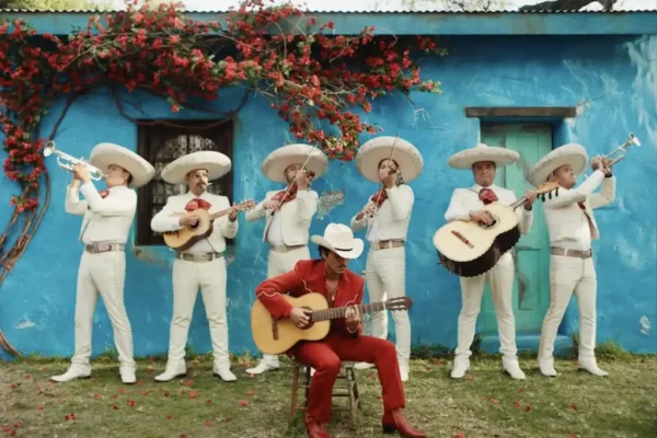 Bruno Mars aposta em influências mexicanas no clipe de 'Risk It All', destaque de seu novo álbum de estúdio.
Foto: Reprodução /YouTube