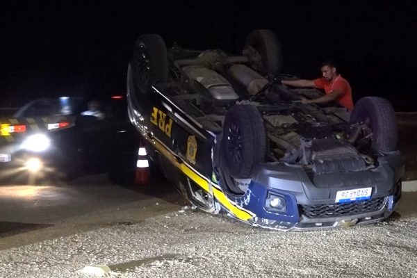 Perseguição terminou em acidente, mas sem feridos. Foto: Reprodução/TV Tropical